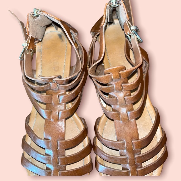 Sandals - Picture 6 of 7